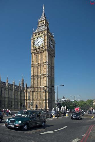 Parlamet z wieżą zegarową Big Ben w Londynie.